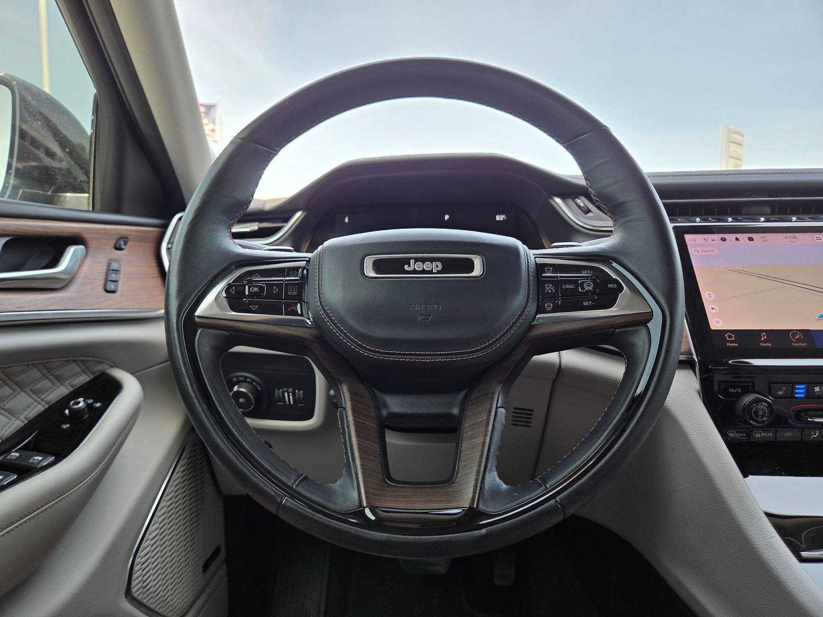 Used 2022 Jeep Grand Cherokee Summit RWD image 48