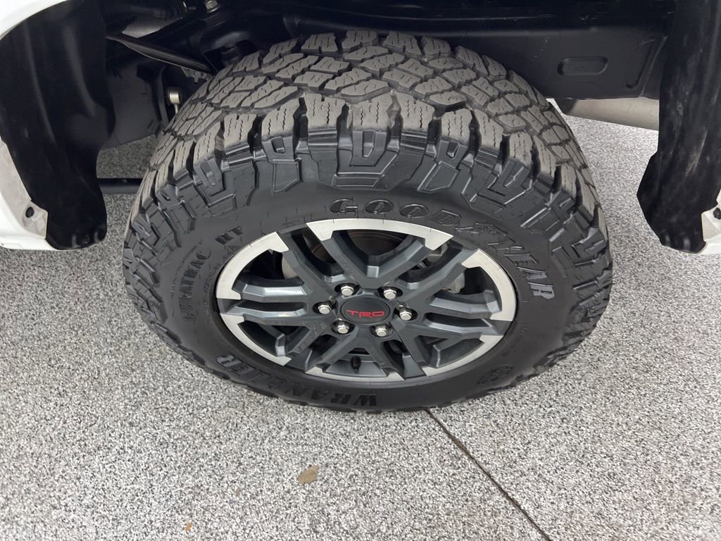 Used 2025 Toyota Tacoma TRD Sport image 8