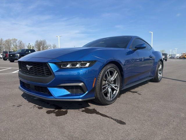 Used 2024 Ford Mustang Coupe RWD image 2