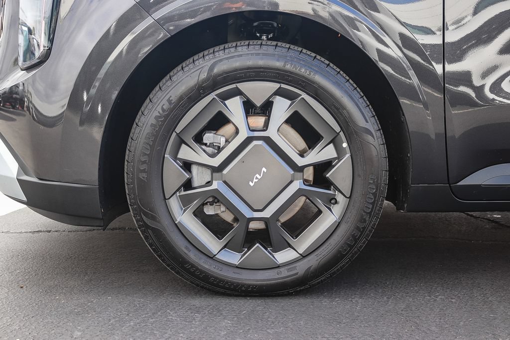 Certified 2026 Kia Carnival EX FWD image 10