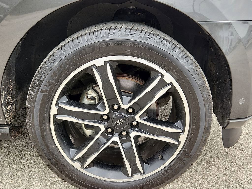 Used 2019 Ford Expedition Max Limited w/ Equipment Group 303A AWD/4WD image 8