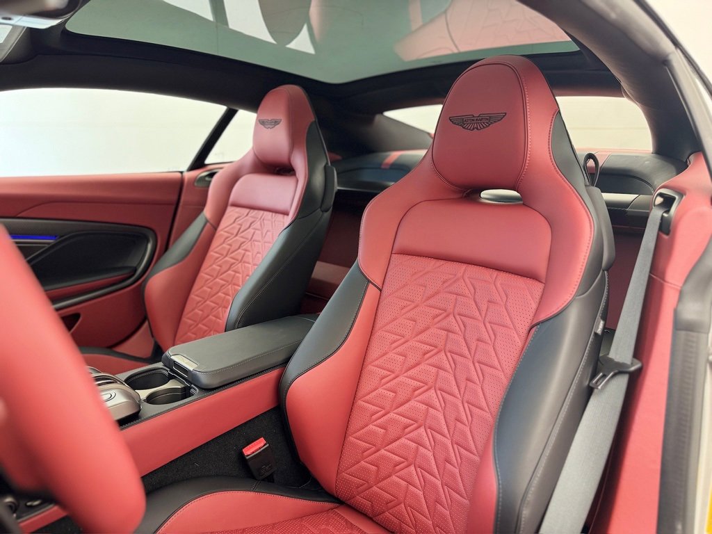 New 2025 Aston Martin Vanquish image 4