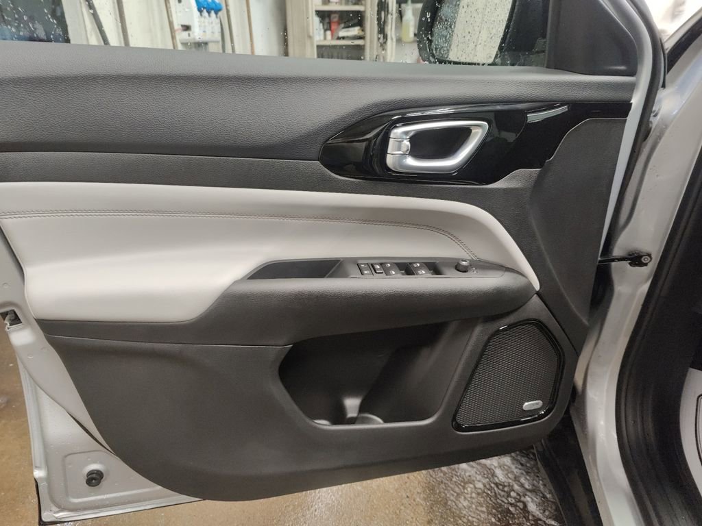 New 2025 Jeep Compass Limited w/ Sun & Sound Group image 19