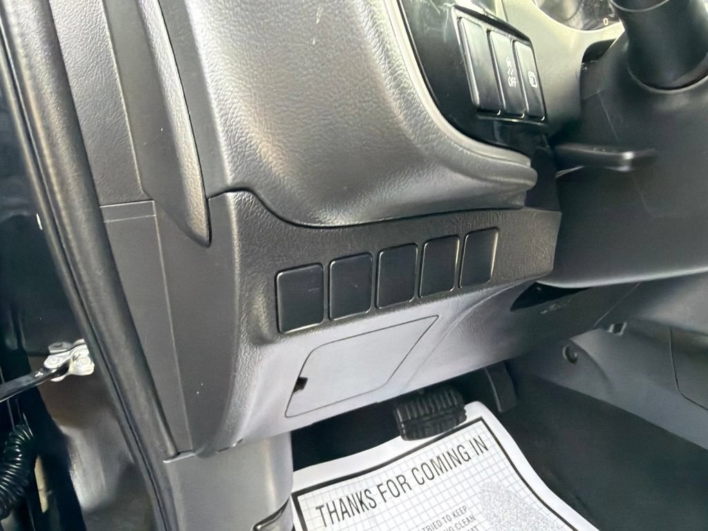 Used 2020 Mitsubishi Outlander SE AWD/4WD image 14