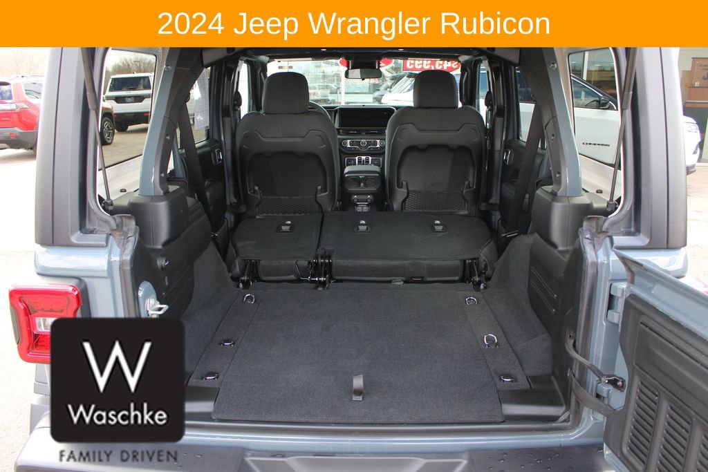 Used 2024 Jeep Wrangler Unlimited Rubicon w/ Convenience Group AWD/4WD image 19