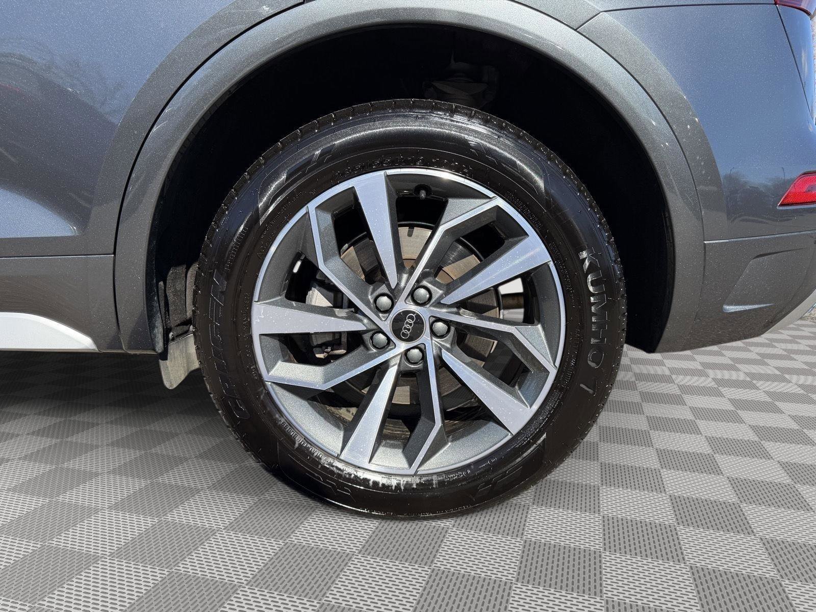 Certified 2023 Audi Q5 2.0T Premium w/ Convenience Package AWD/4WD image 8