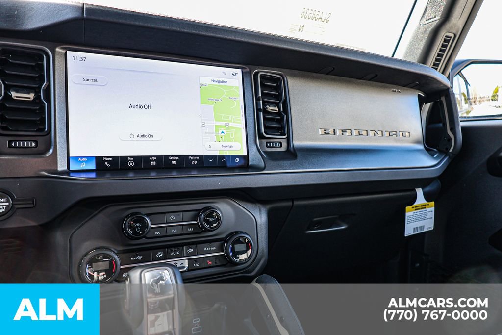 Used 2025 Ford Bronco Badlands image 38