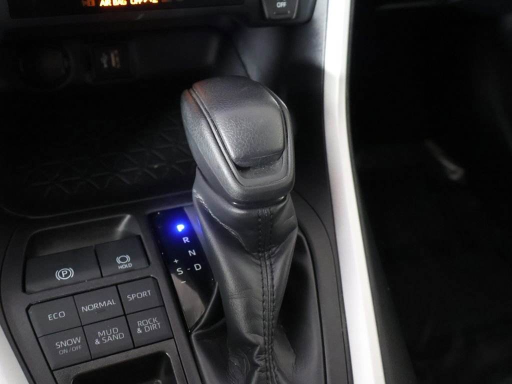 Used 2024 Toyota RAV4 LE image 41