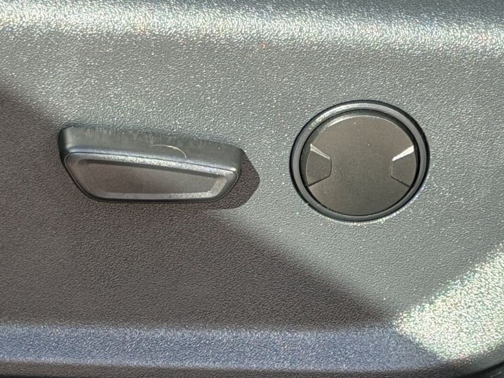 Used 2024 Ford Expedition XLT RWD image 28