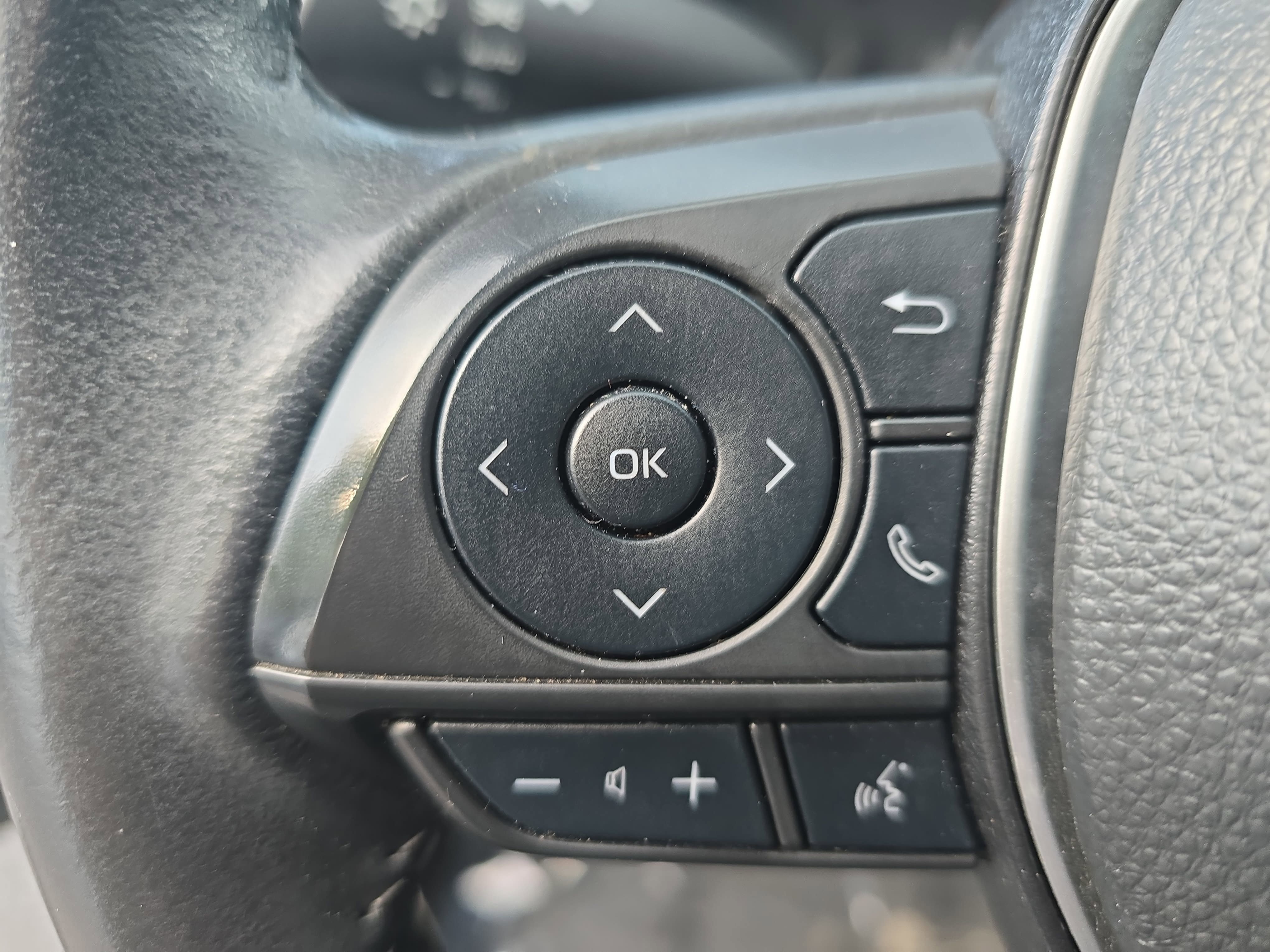 Used 2024 Toyota Corolla SE image 16