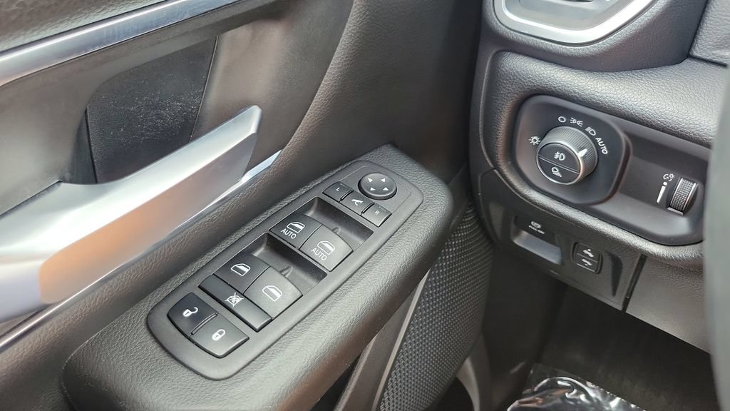 Used 2024 RAM 1500 Big Horn AWD/4WD image 19