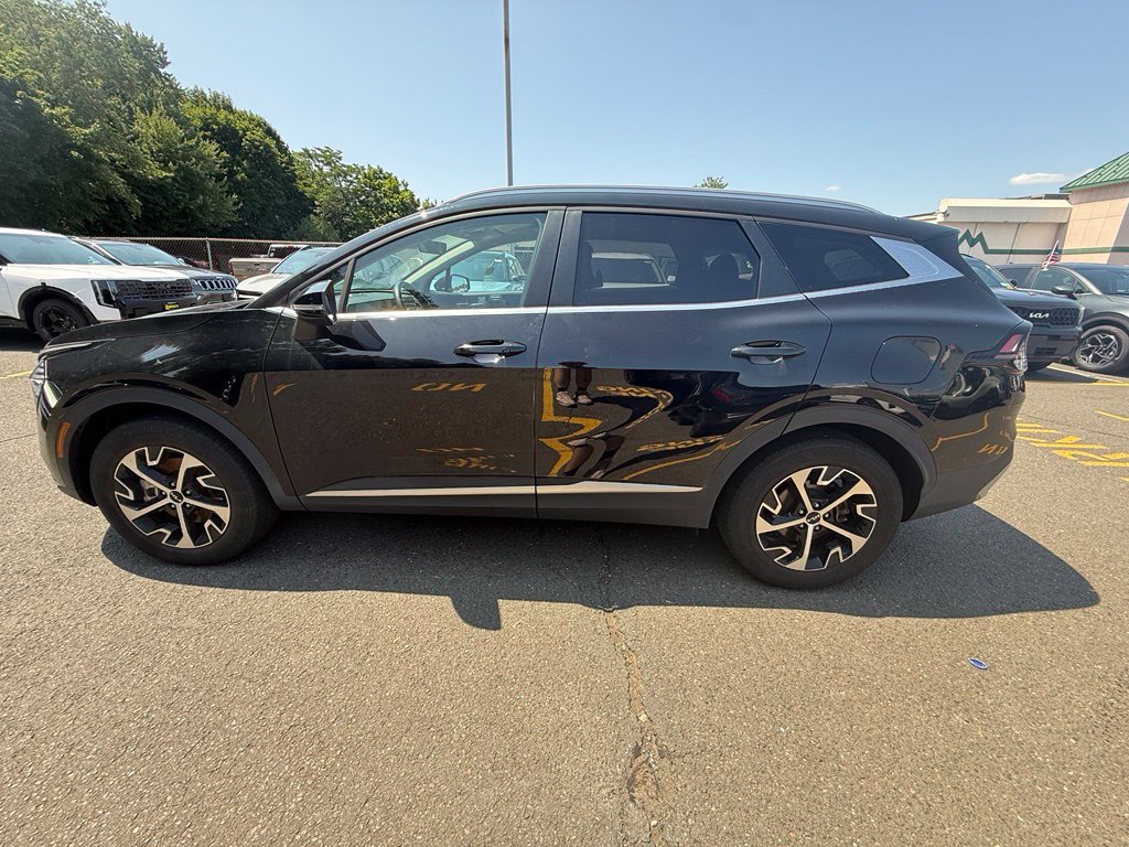 Used 2024 Kia Sportage EX AWD/4WD image 4