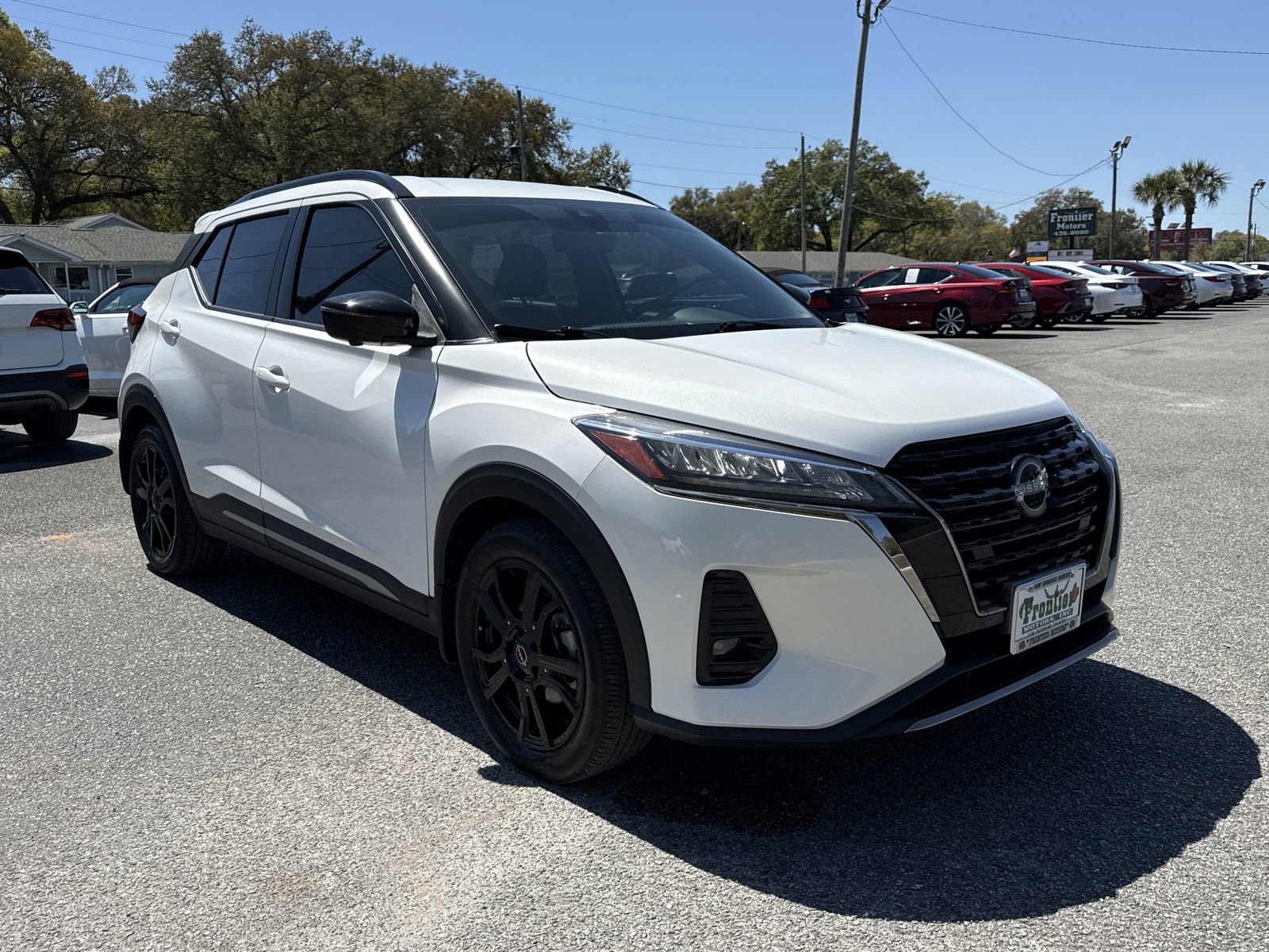 Used 2022 Nissan Kicks SR w/ Interior Electronics Package FWD image 7