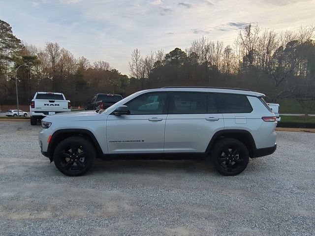 New 2025 Jeep Grand Cherokee L Limited w/ Black Appearance Package AWD/4WD image 2