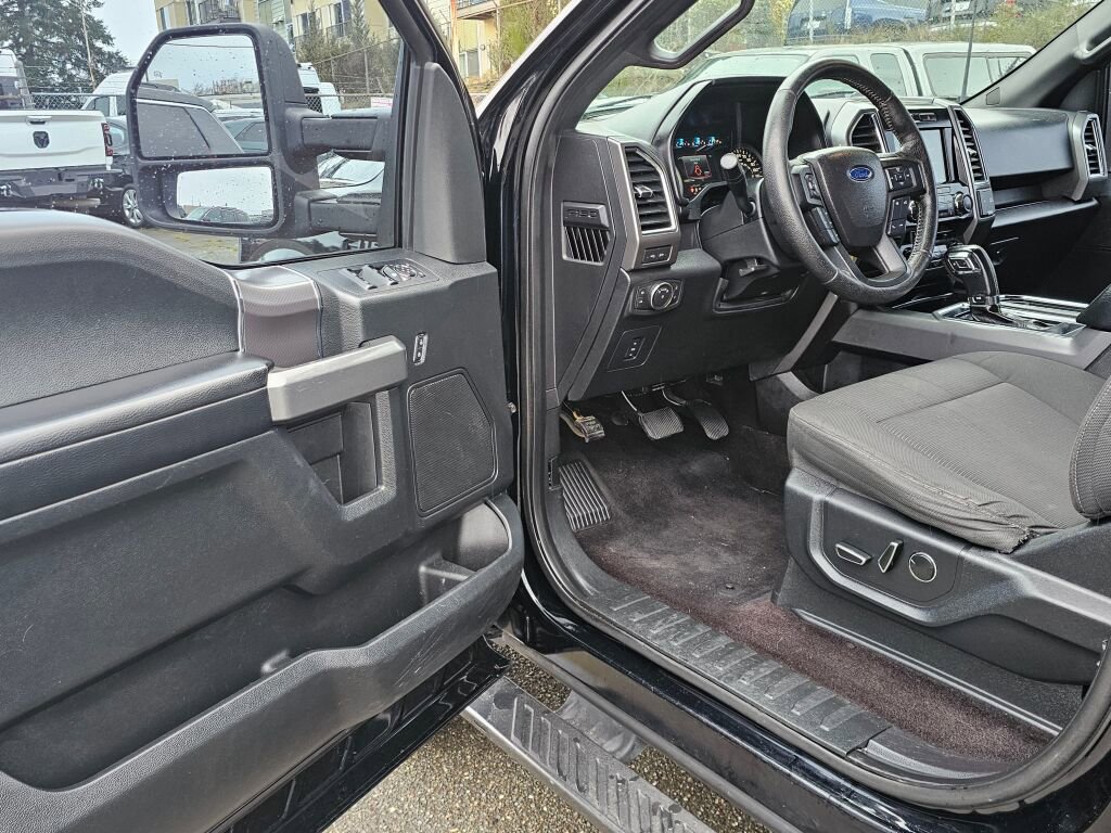 Used 2016 Ford F150 XLT w/ Equipment Group 302A Luxury image 18