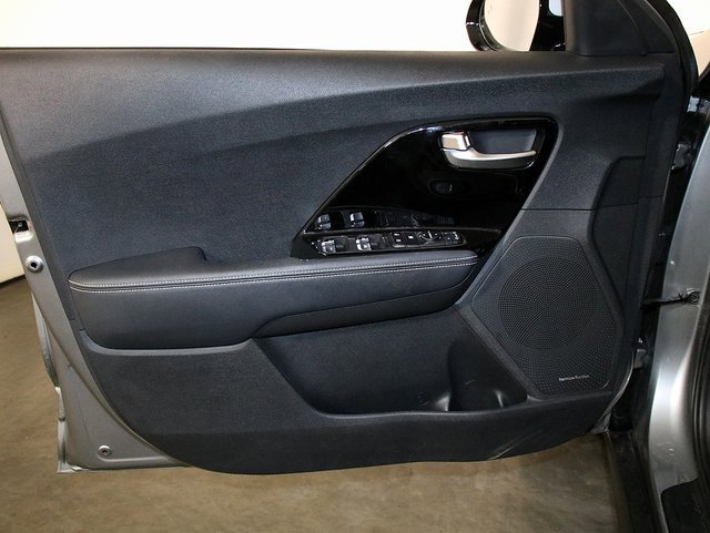 Used 2022 Kia Niro EX w/ Cold Weather Package image 22