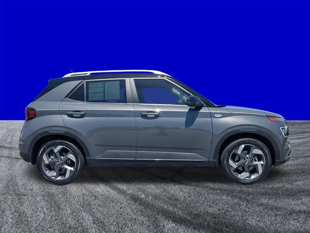 Used 2024 Hyundai Venue Limited image 2
