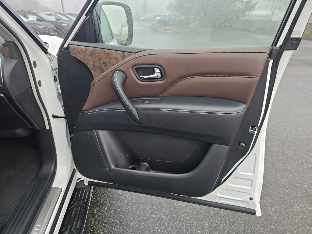 Used 2023 INFINITI QX80 Premium Select w/ Cargo Package image 10