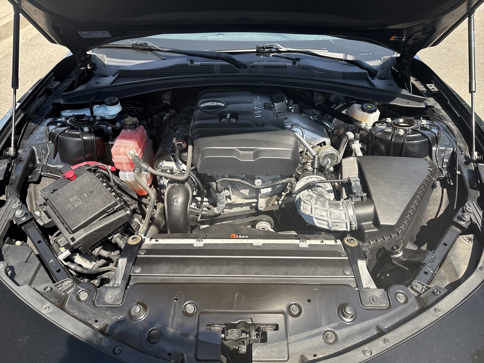 Used 2022 Chevrolet Camaro LT RWD image 9