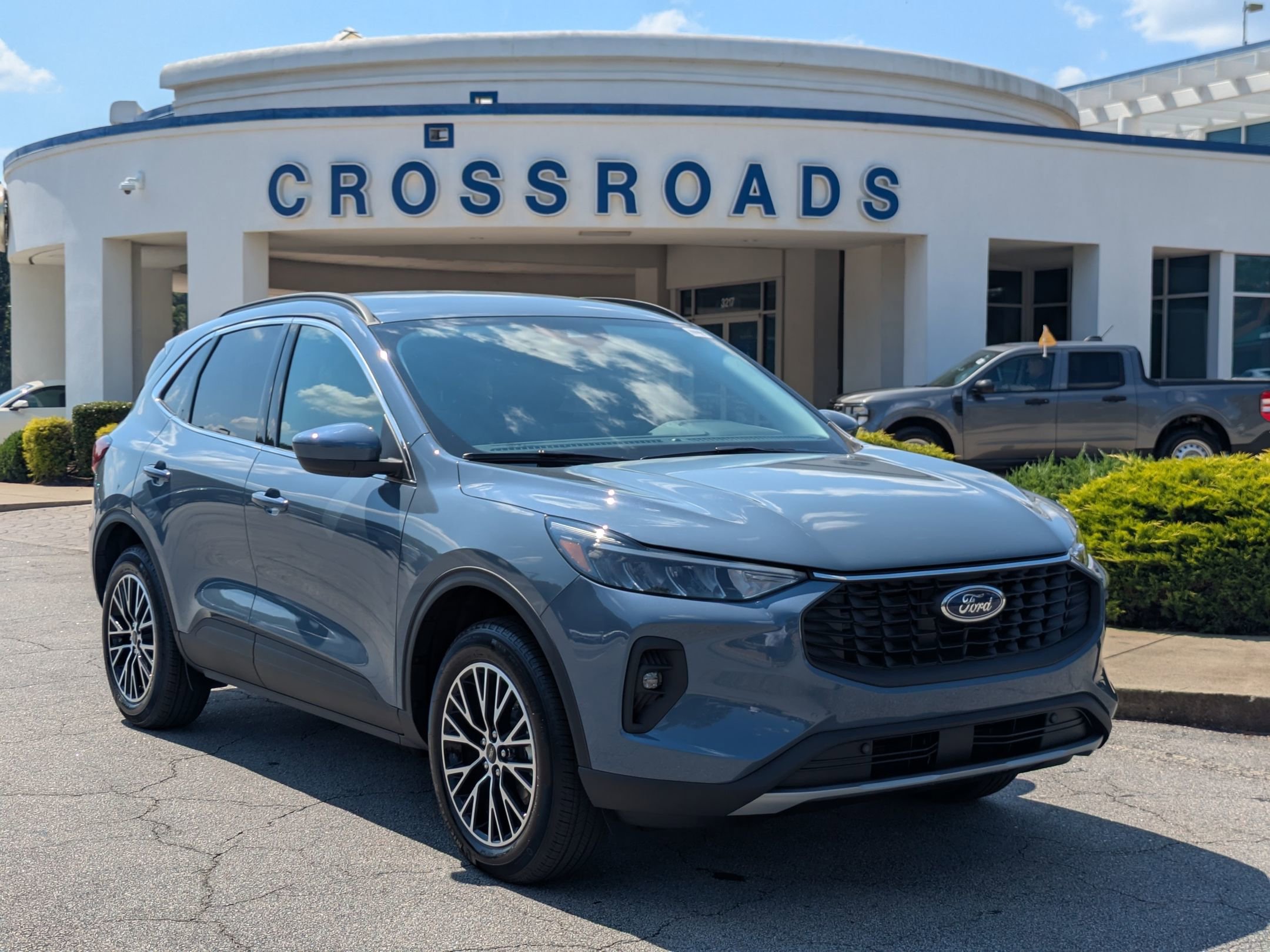 New 2025 Ford Escape SE