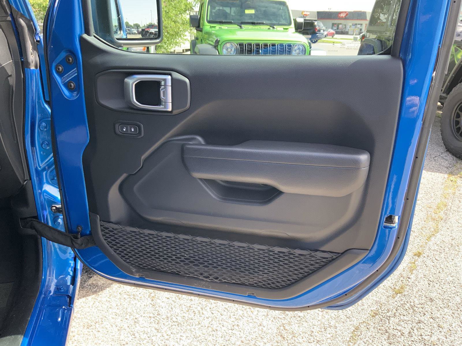 Used 2023 Jeep Wrangler Sport AWD/4WD image 49