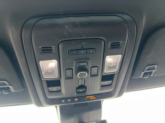 Used 2024 Chevrolet Suburban High Country image 29