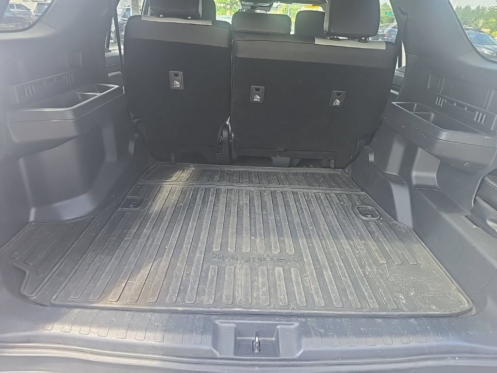Used 2025 Toyota 4Runner SR5 AWD/4WD image 10