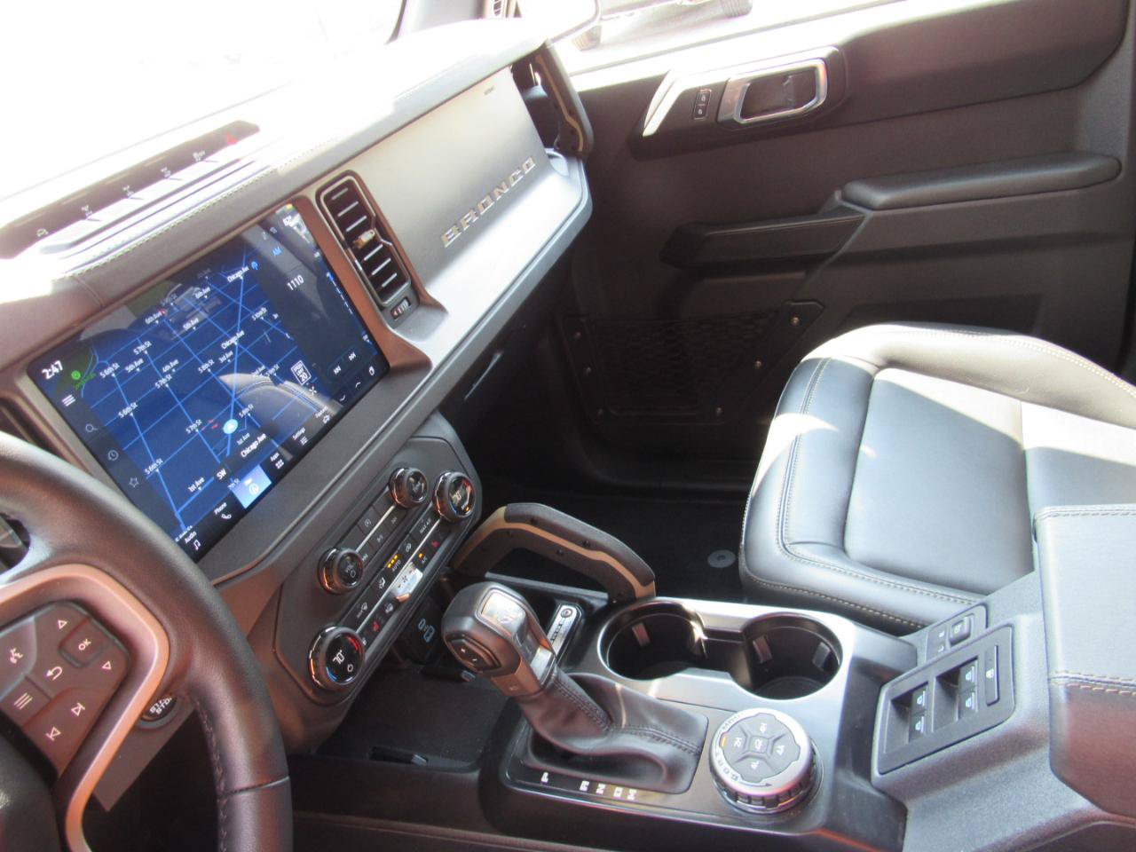 Used 2025 Ford Bronco Badlands AWD/4WD image 32