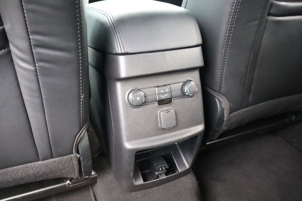 Used 2019 Ford Explorer XLT w/ Equipment Group 202A AWD/4WD image 37