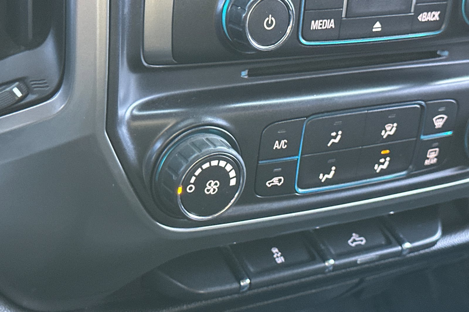 Used 2016 Chevrolet Silverado 1500 LT w/ LT Convenience Package image 26