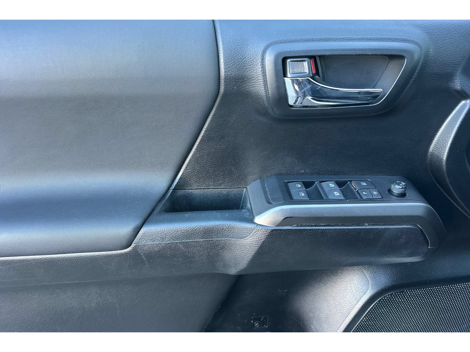 Used 2022 Toyota Tacoma 4x4 Double Cab image 11