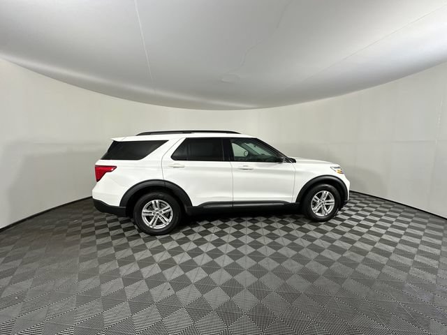 Used 2022 Ford Explorer XLT w/ Equipment Group 202A AWD/4WD image 5
