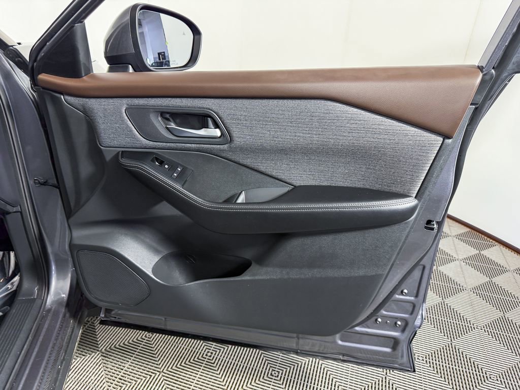 Certified 2022 Nissan Rogue SV image 42