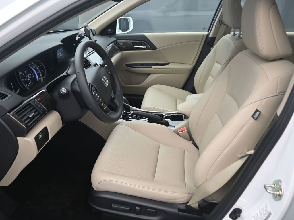Used 2017 Honda Accord EX-L image 16