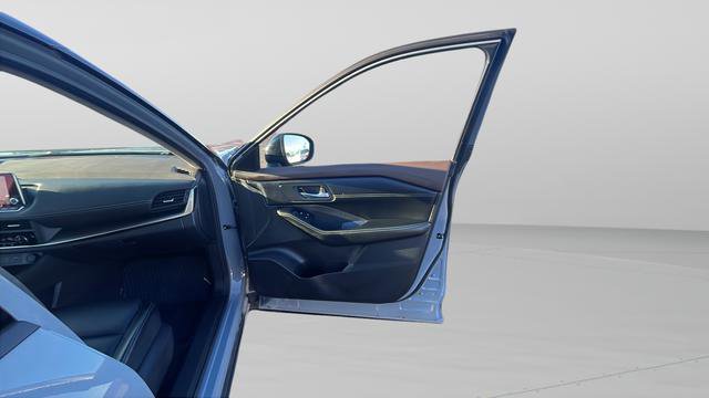 Used 2023 Nissan Rogue SV w/ SV Premium B Package image 26