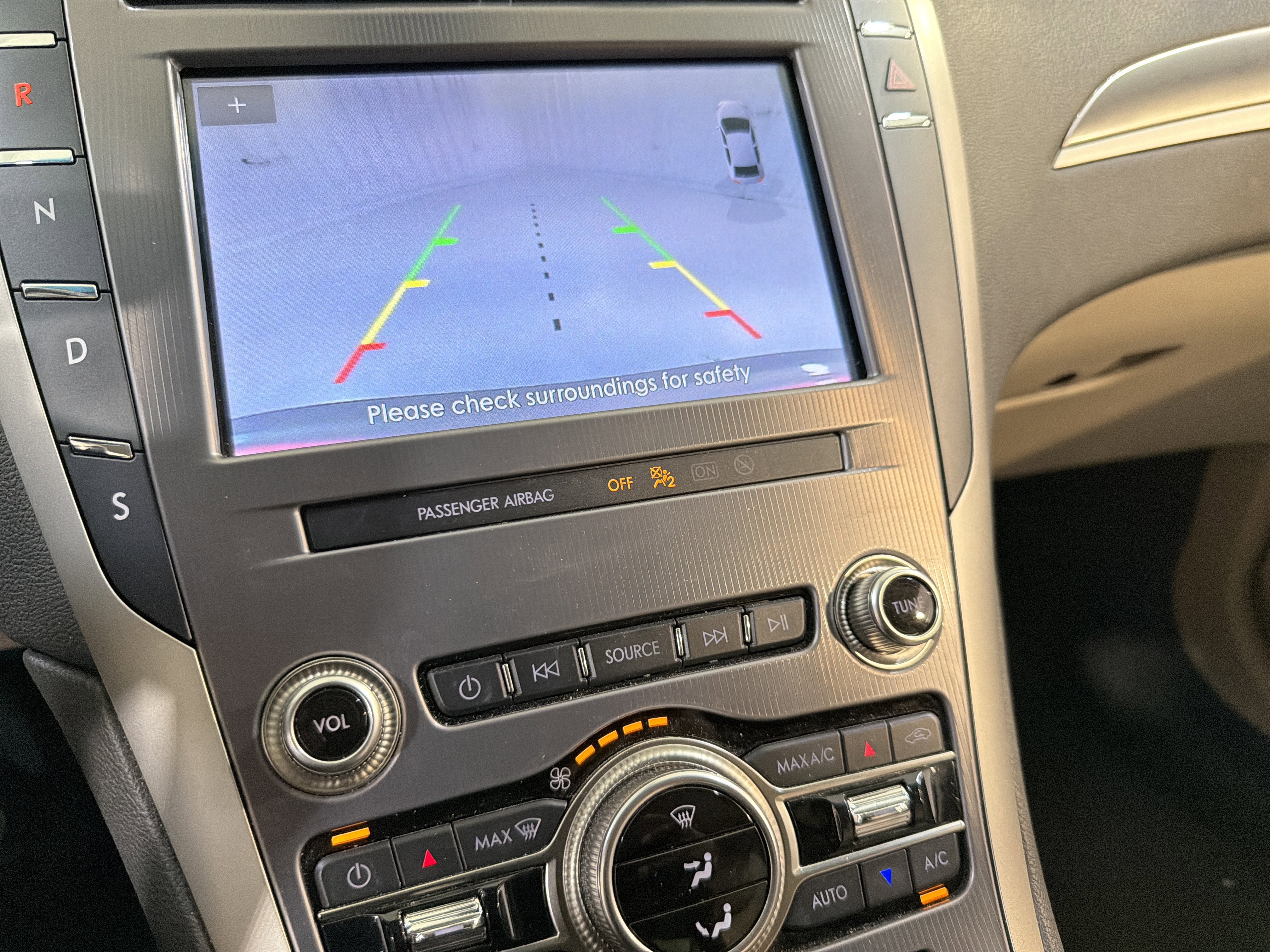 Used 2020 Lincoln MKZ w/ Convenience Package FWD image 18