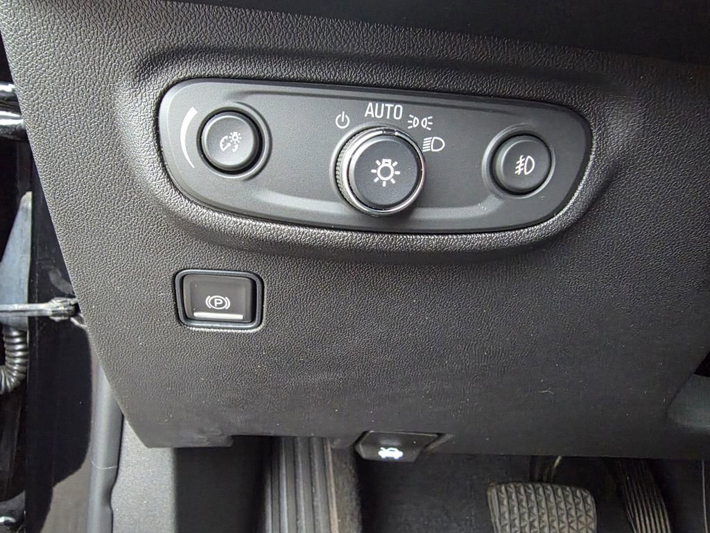 Certified 2022 GMC Terrain AT4 w/ LPO, Floor Liner Package image 27