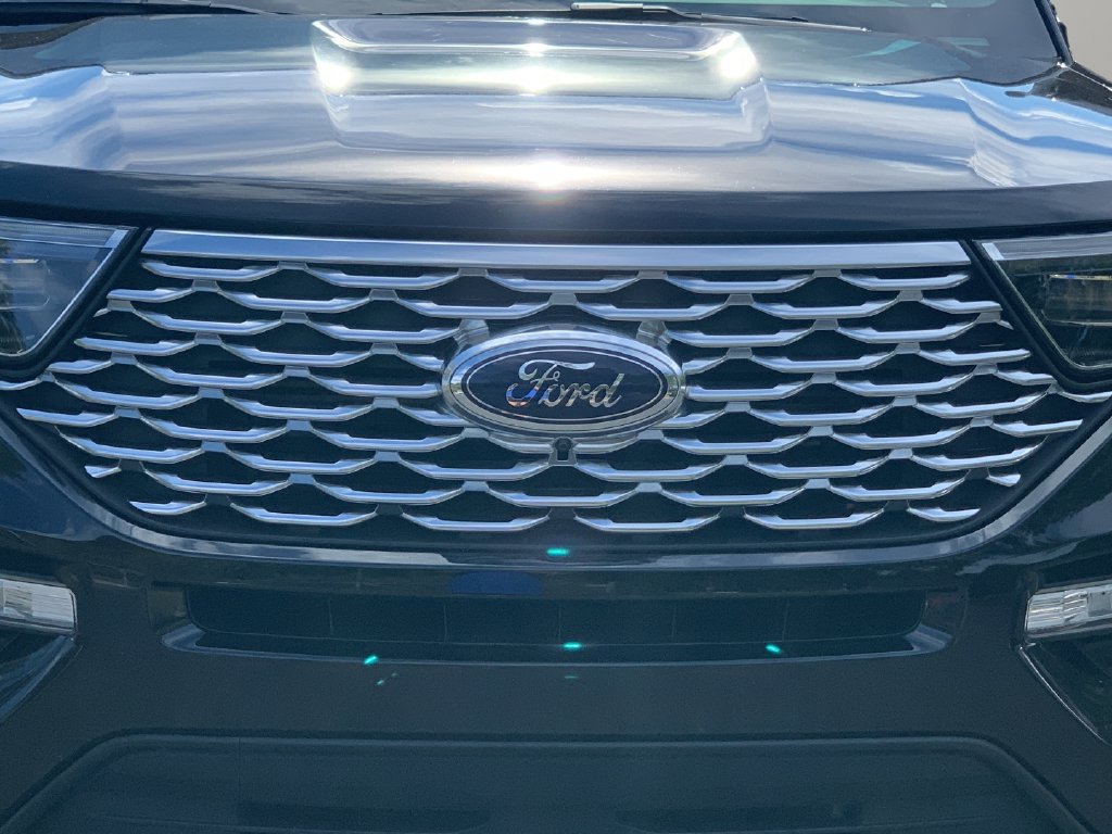 Used 2021 Ford Explorer Platinum w/ Equipment Group 601A AWD/4WD image 43
