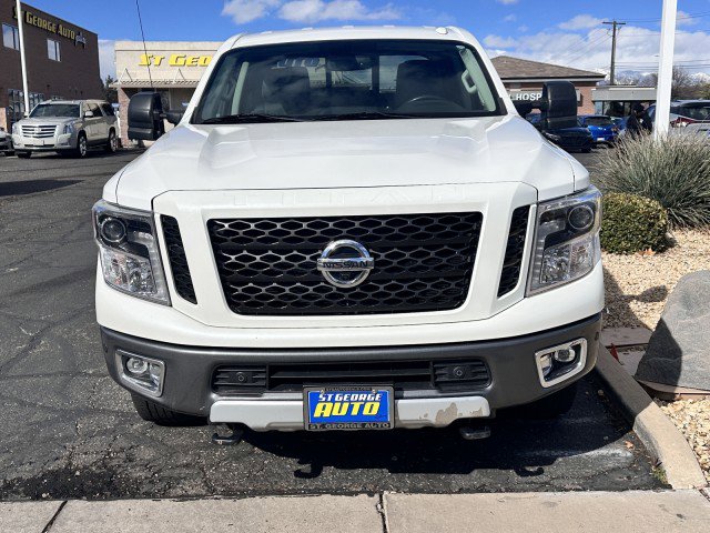 Used 2019 Nissan Titan PRO-4X w/ Pro-4x Convenience Package image 8