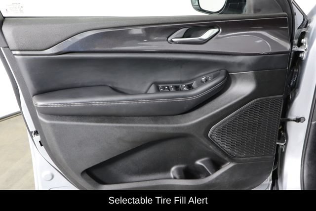 Used 2023 Jeep Grand Cherokee L Laredo AWD/4WD image 22