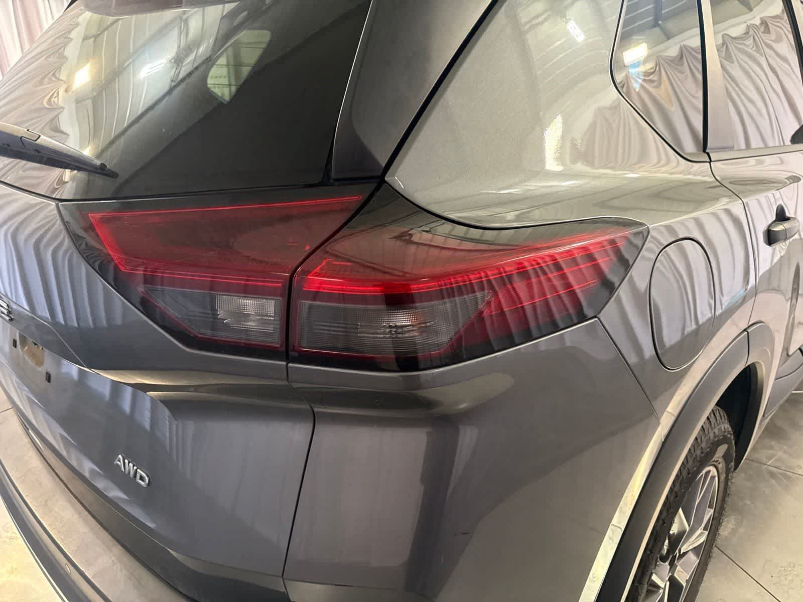 Used 2021 Nissan Rogue S AWD/4WD image 12