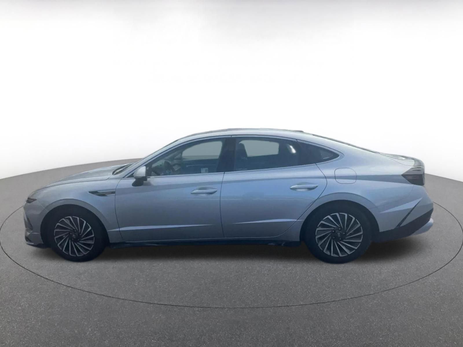 Used 2025 Hyundai Sonata SEL FWD image 9