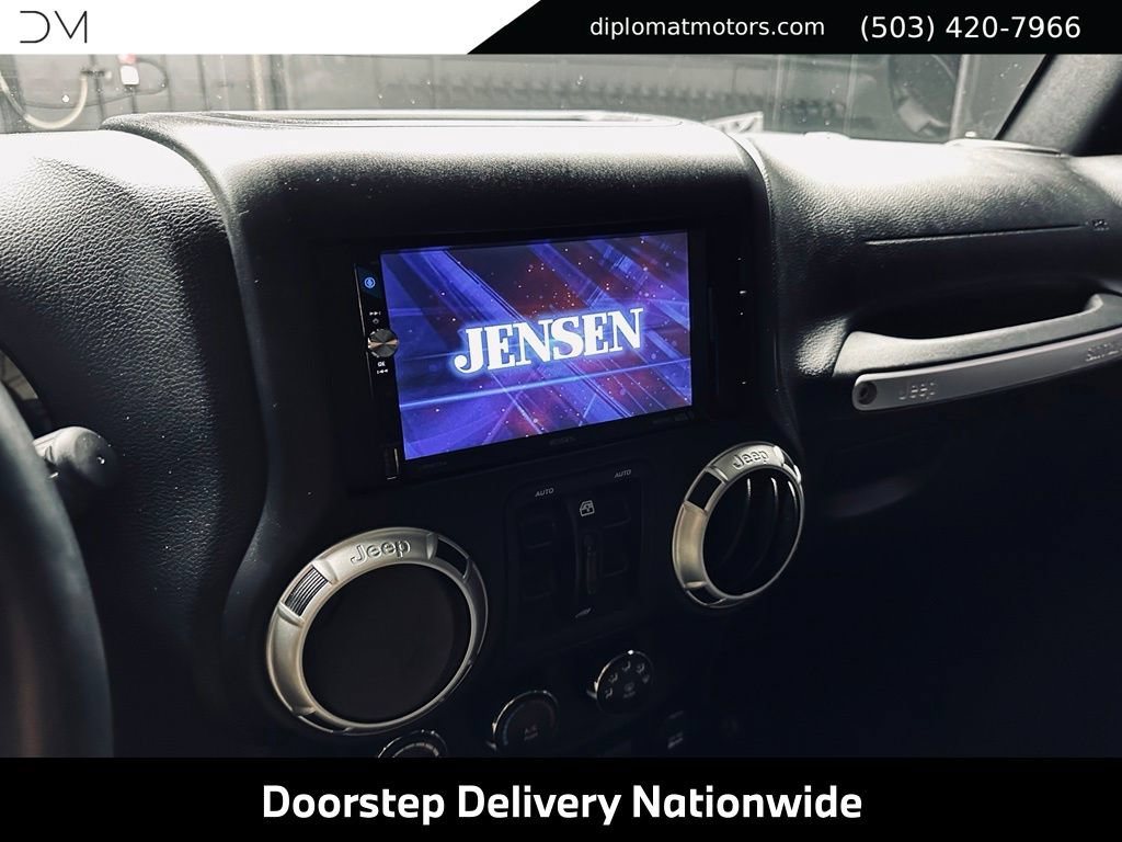 Used 2017 Jeep Wrangler Unlimited Rubicon w/ Connectivity Group AWD/4WD image 31