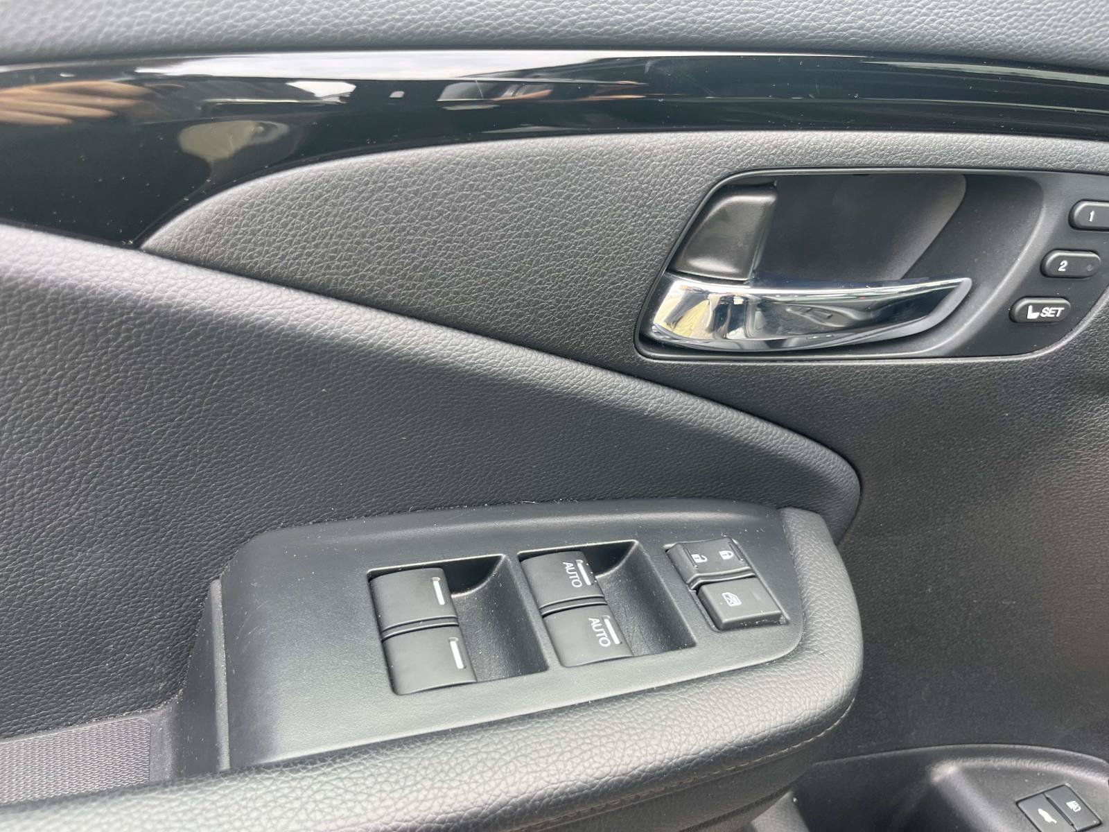 Used 2022 Honda Pilot Touring image 15