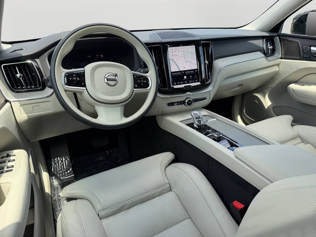 Certified 2025 Volvo XC60 B5 Ultra w/ Climate Package AWD/4WD image 13