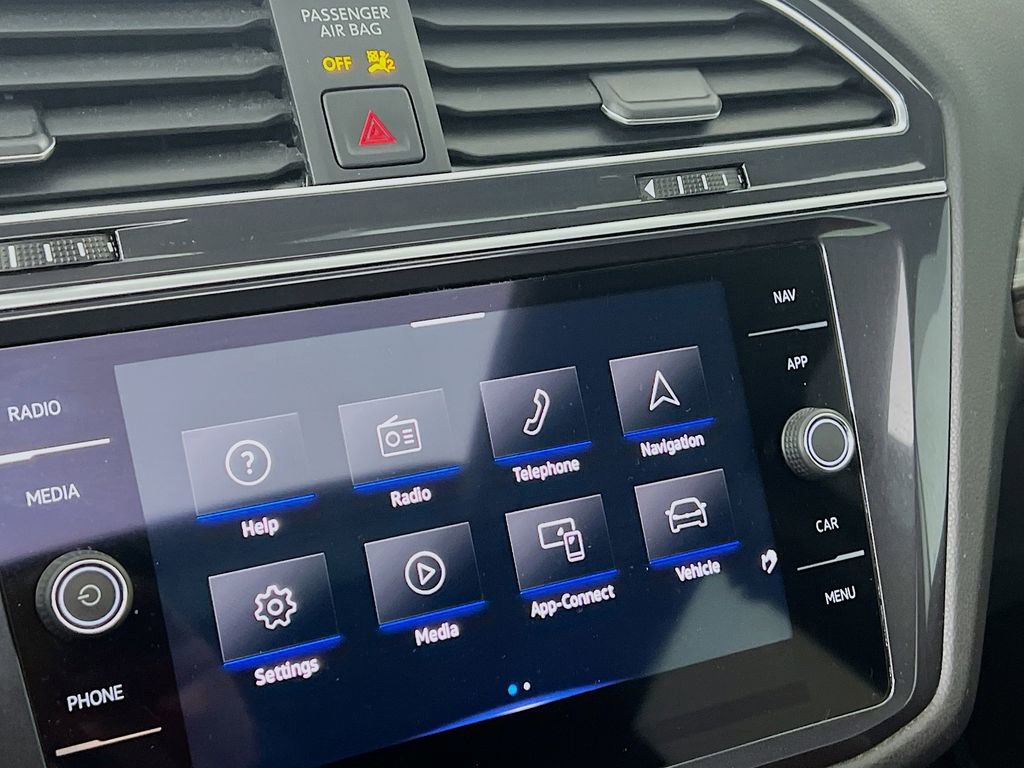 Used 2024 Volkswagen Tiguan SEL R-Line image 14