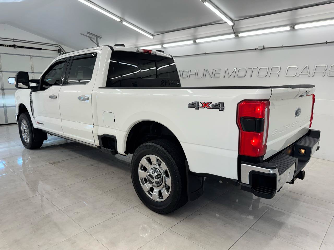 Used 2023 Ford F350 Lariat w/ Lariat Ultimate Package AWD/4WD image 7