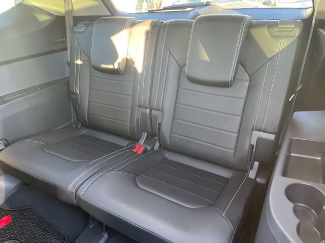Certified 2025 Volkswagen Atlas SEL image 9