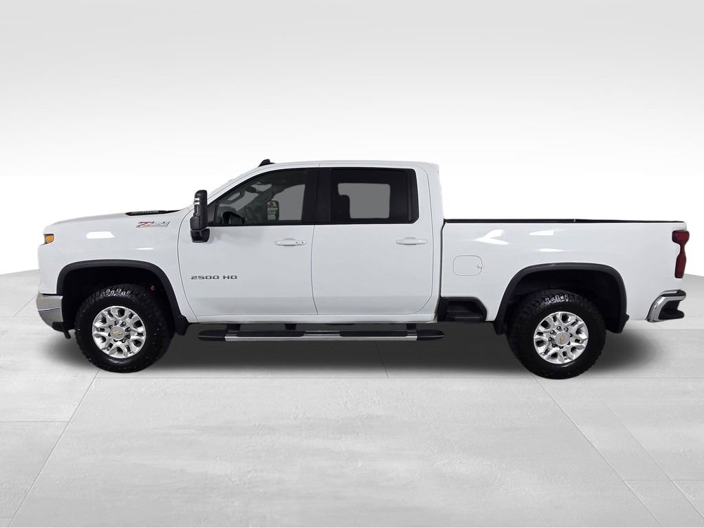 Used 2024 Chevrolet Silverado 2500 LT AWD/4WD image 4