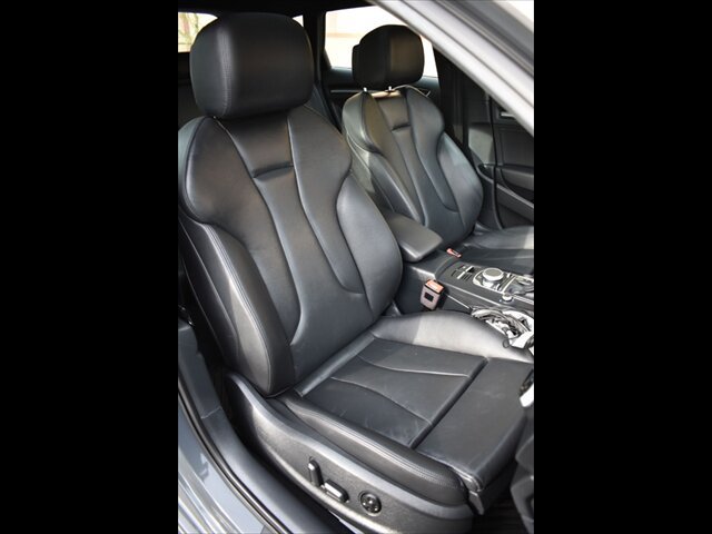 Used 2018 Audi A3 e-tron Premium Plus w/ Technology Package FWD image 32